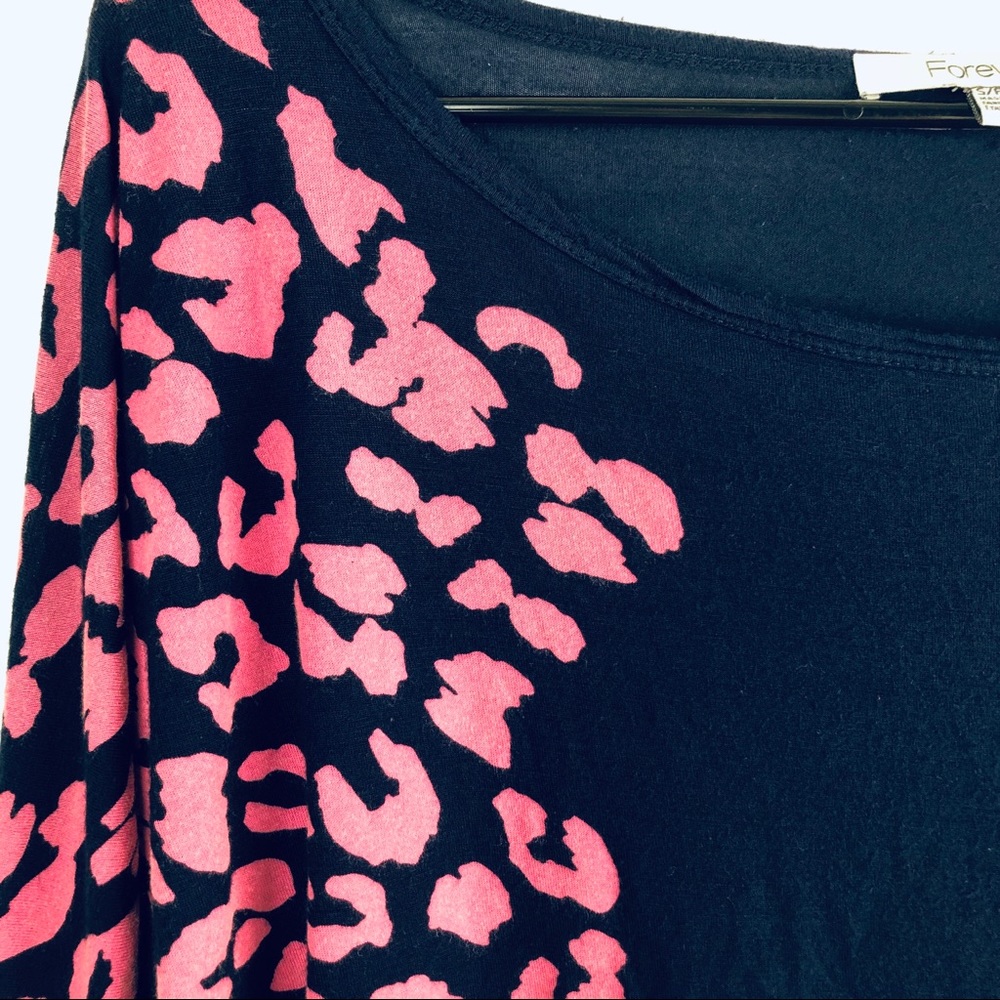 Forever 21 Crop Top Navy With Pink Leopard Sleeves - Picture 4 of 4